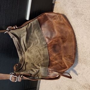 Crossbody/backpack leather bag